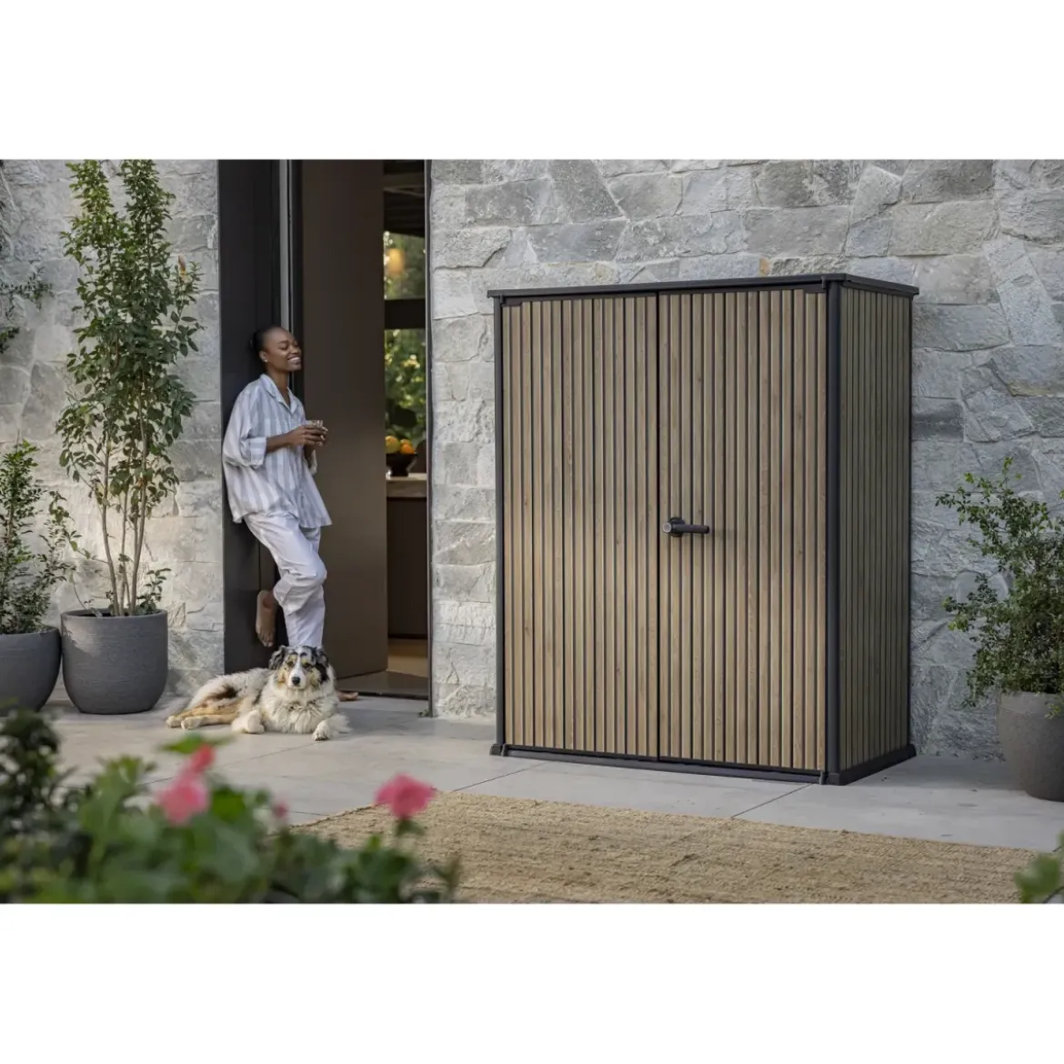 Armadio Porta Attrezzi Keter 1400L Doghe Effetto Legno da Esterno