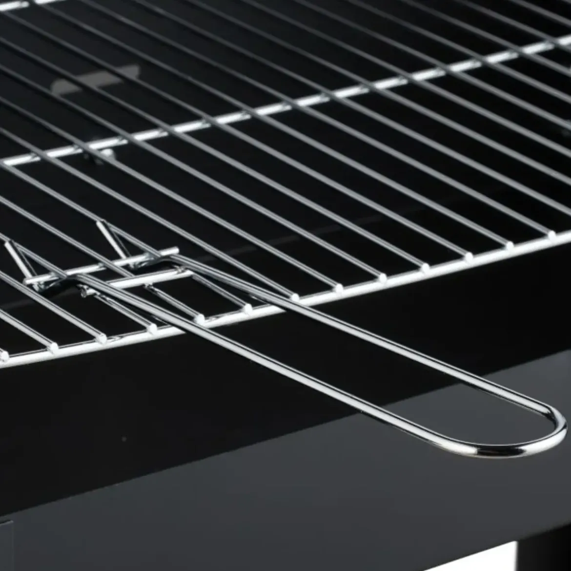 Barbecue a Carbonella con Griglia Inox Regolabile e Ripiani in Legno