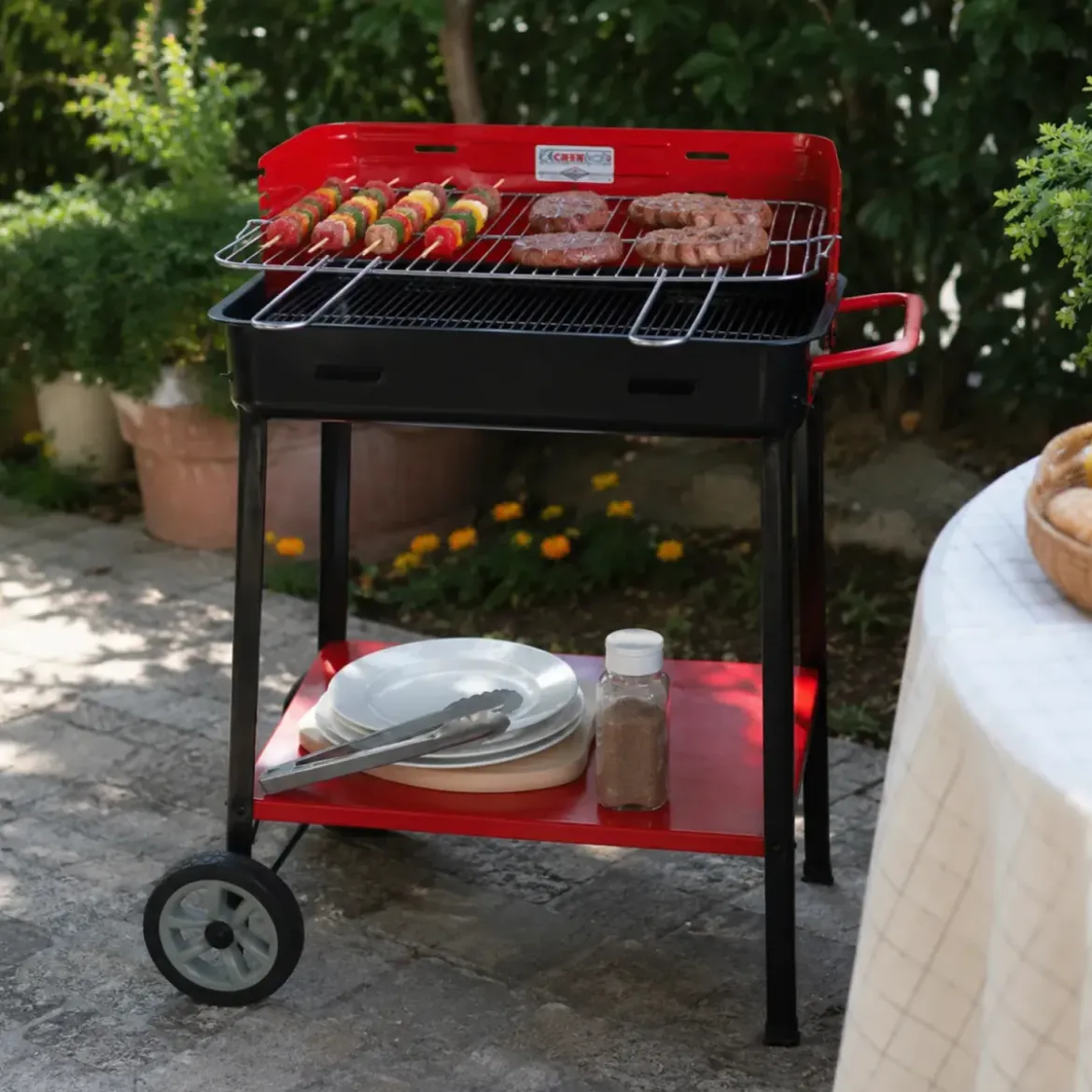 Barbecue da Giardino a Carbonella con Griglia Regolabile Ripiano Ruote