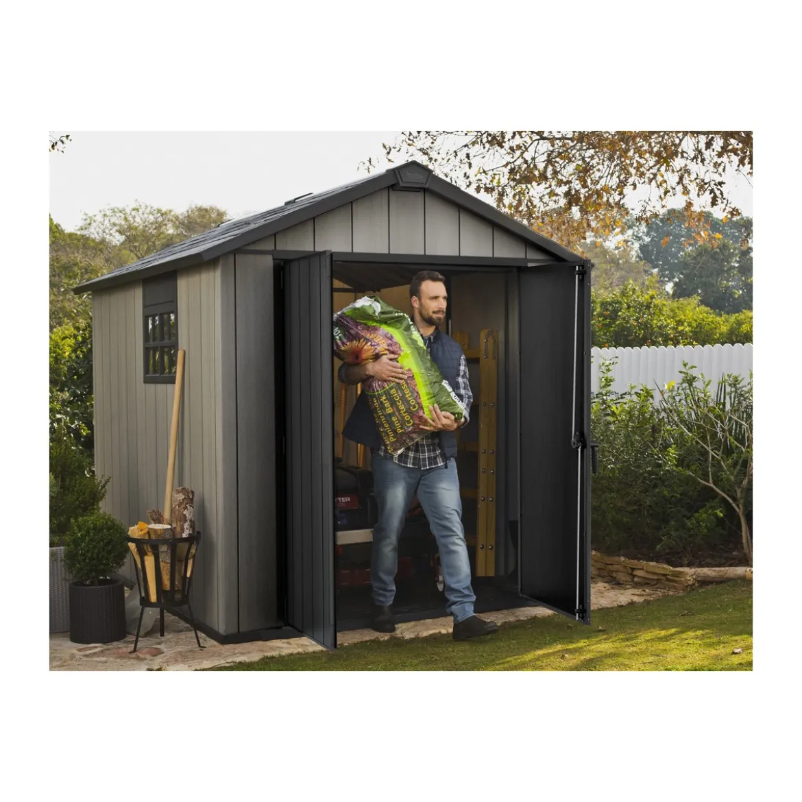 Box in Resina Oakland Casetta Keter 229x223 cm con Pavimento