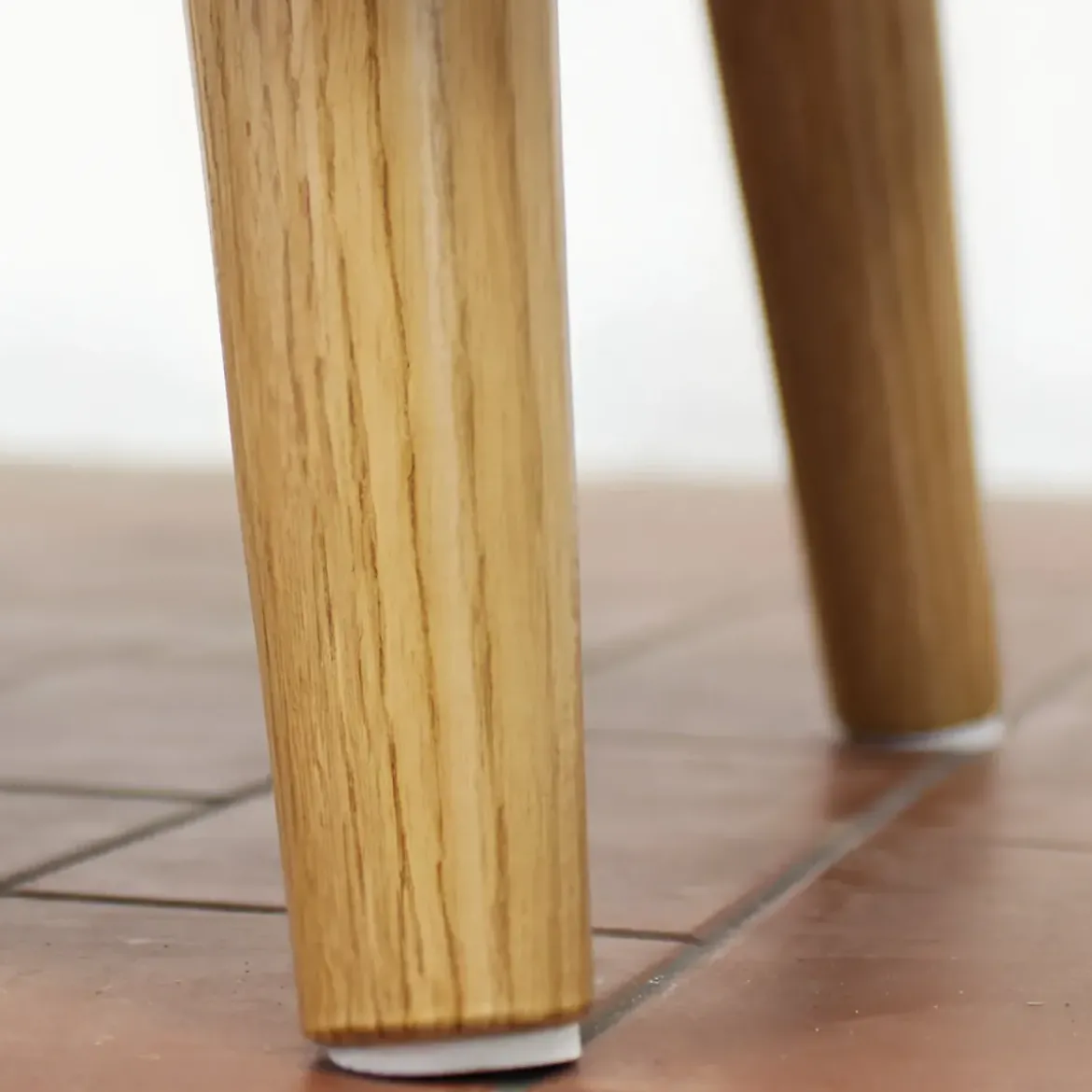 Comodino 2 Cassetti Gambe in Legno Bianco Moderno Camera da Letto