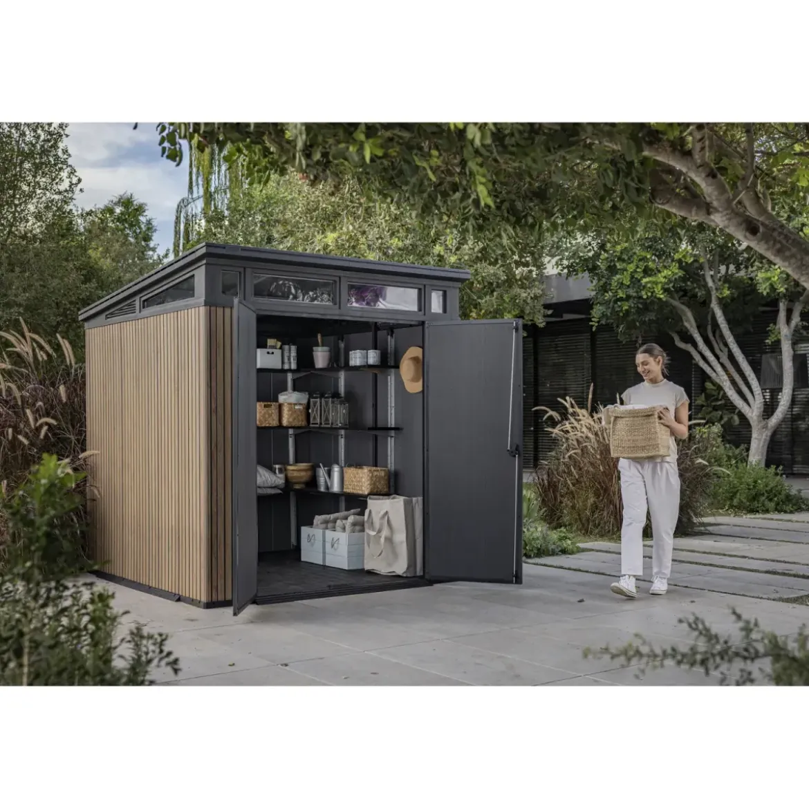 Keter Pent Casetta da Giardino 2x2 Resina Effetto Legno Doghe Veneziane