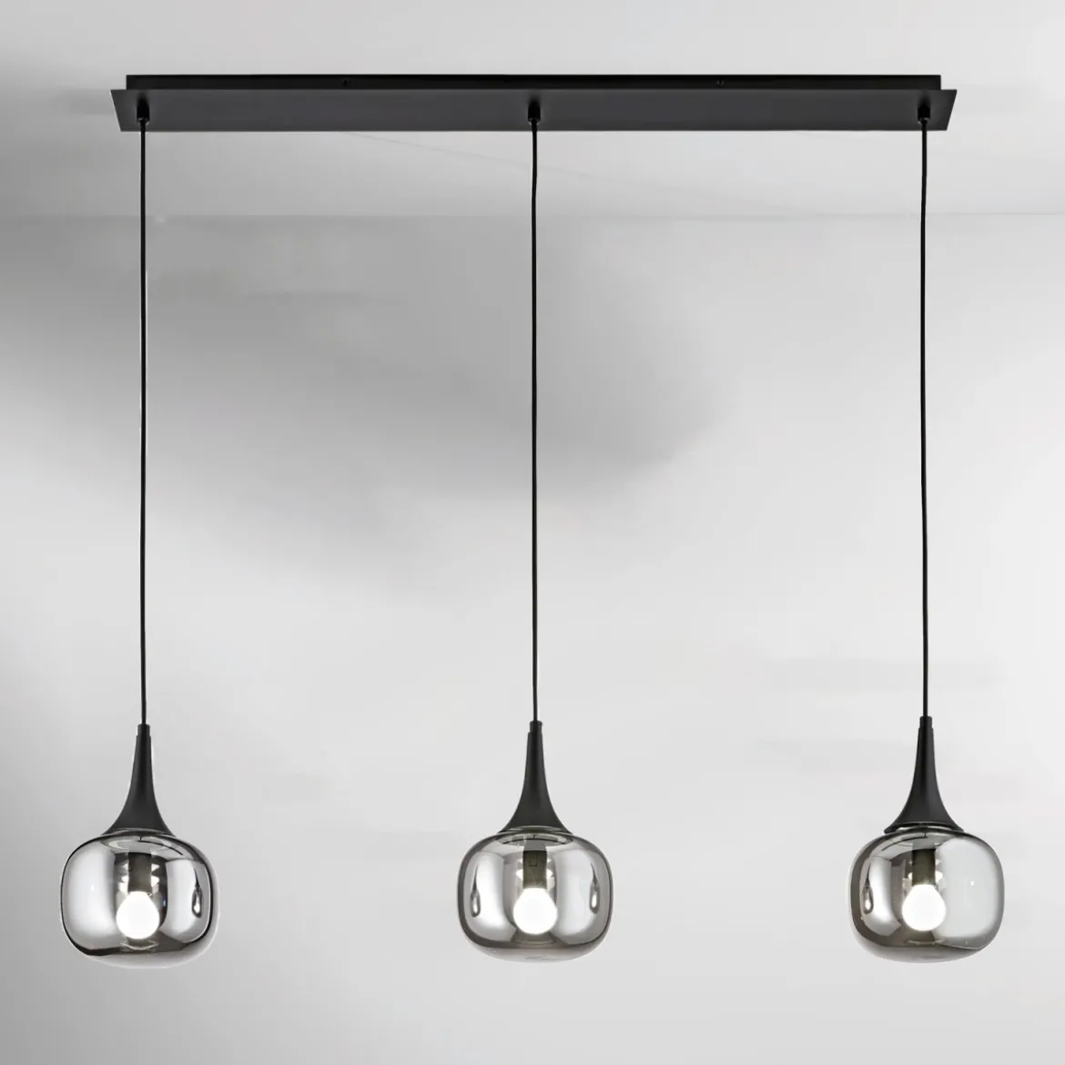 Luce a Sospensione Lampada a Soffitto con 3 Diffusori in Vetro Elegante