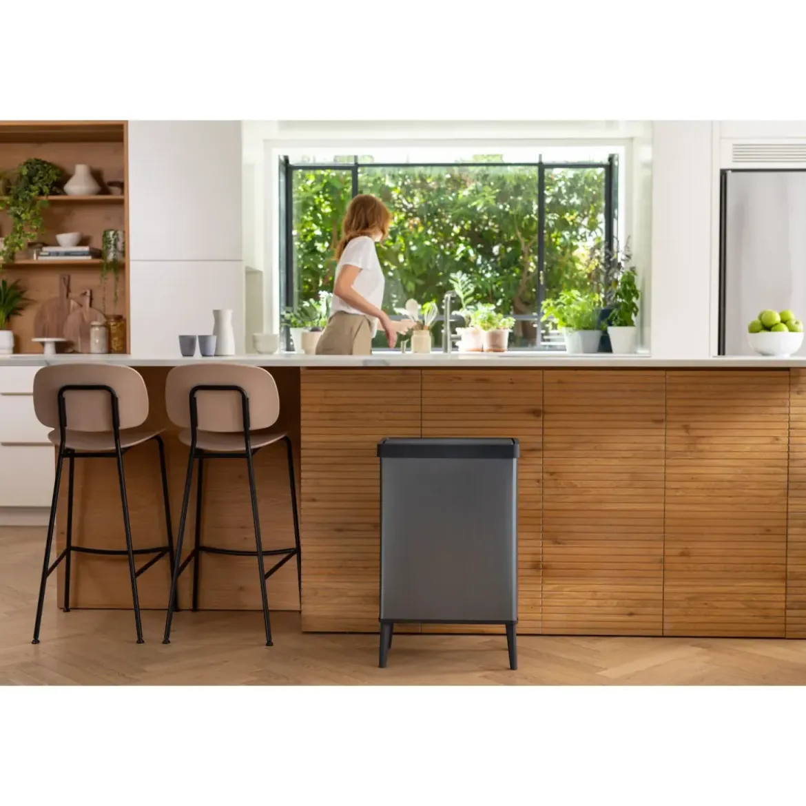 Pattumiera Keter 54L Blu Perlato Apertura Push per Cucina con Gambe