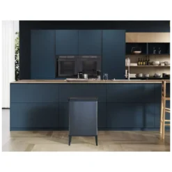 Pattumiera Keter 54L Blu Perlato Apertura Push per Cucina con Gambe