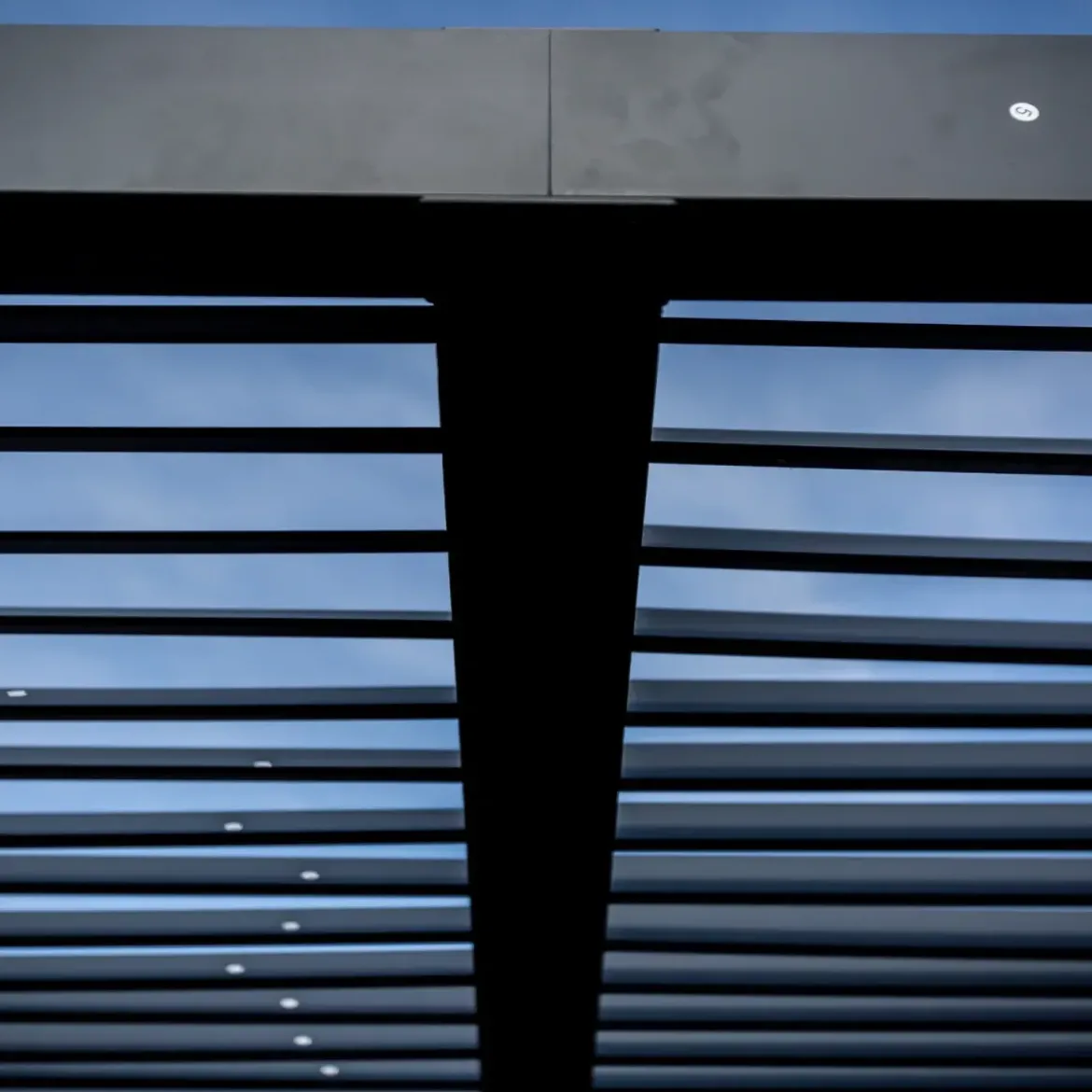 Pergola Bioclimatica Telo Laterale Lame Orientabili 360x300 cm Alluminio