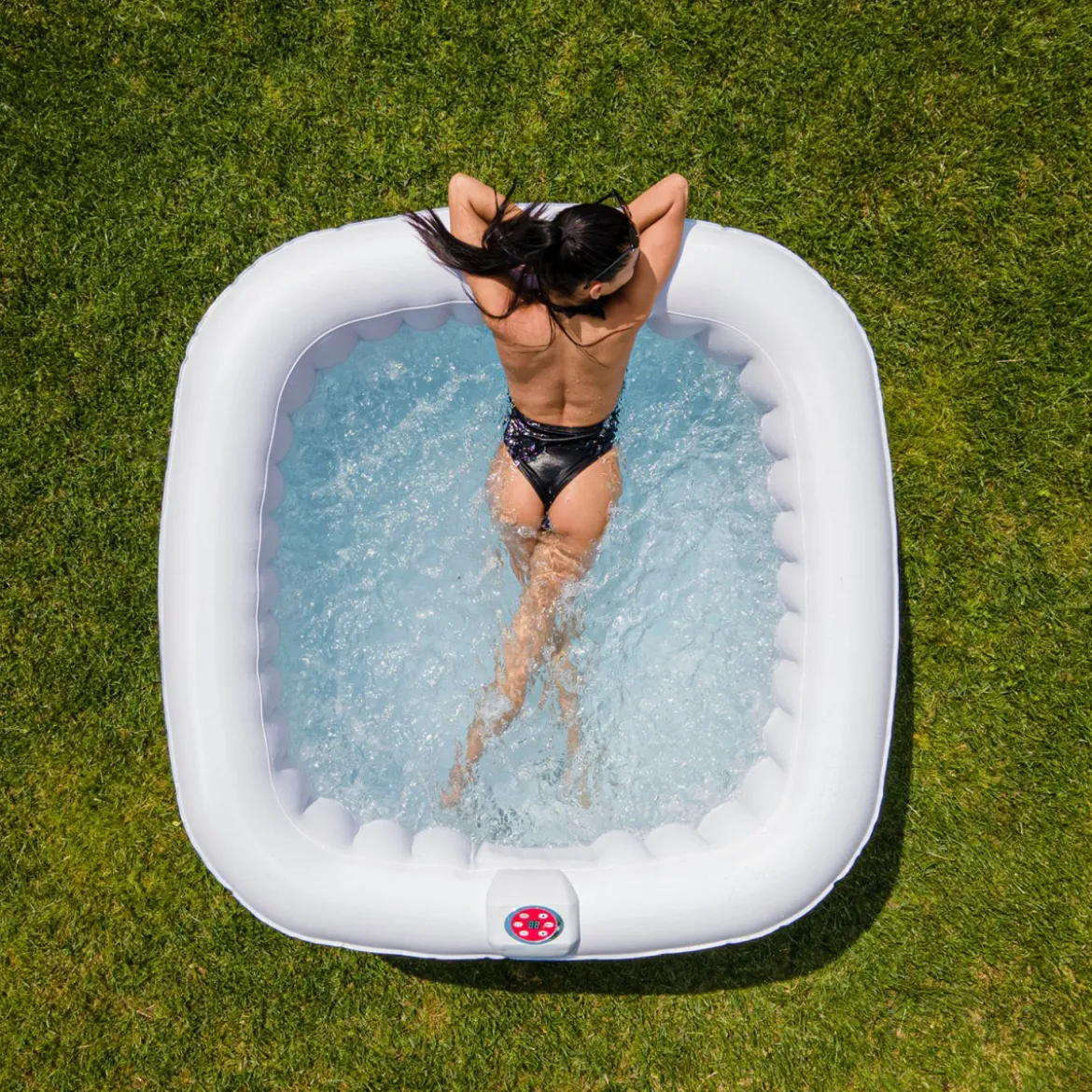 Piscina Idromassaggio Gonfiabile per 4 persone da esterno con copertura