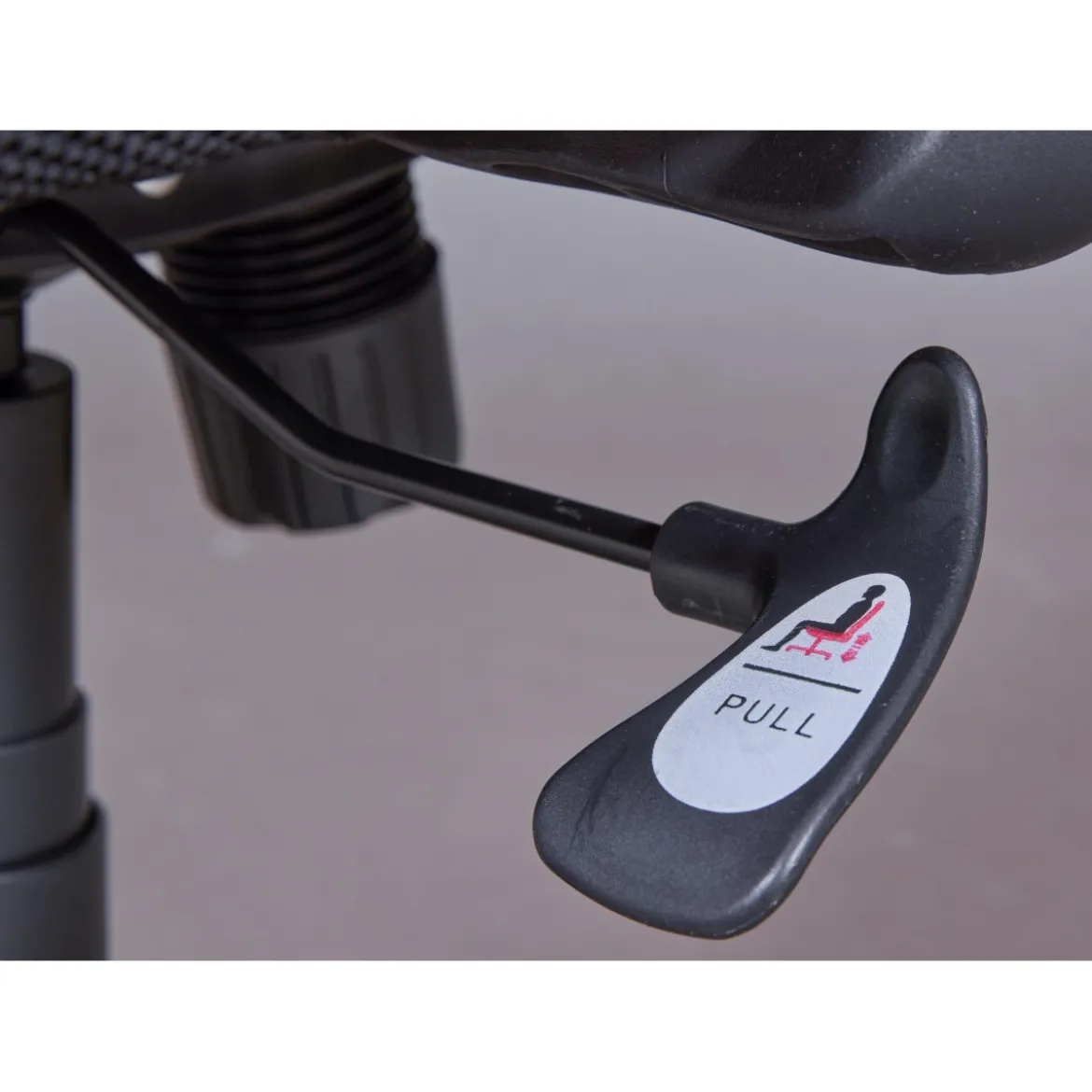 Sedia da Ufficio Nera in Rete Ergonomica con Ruote