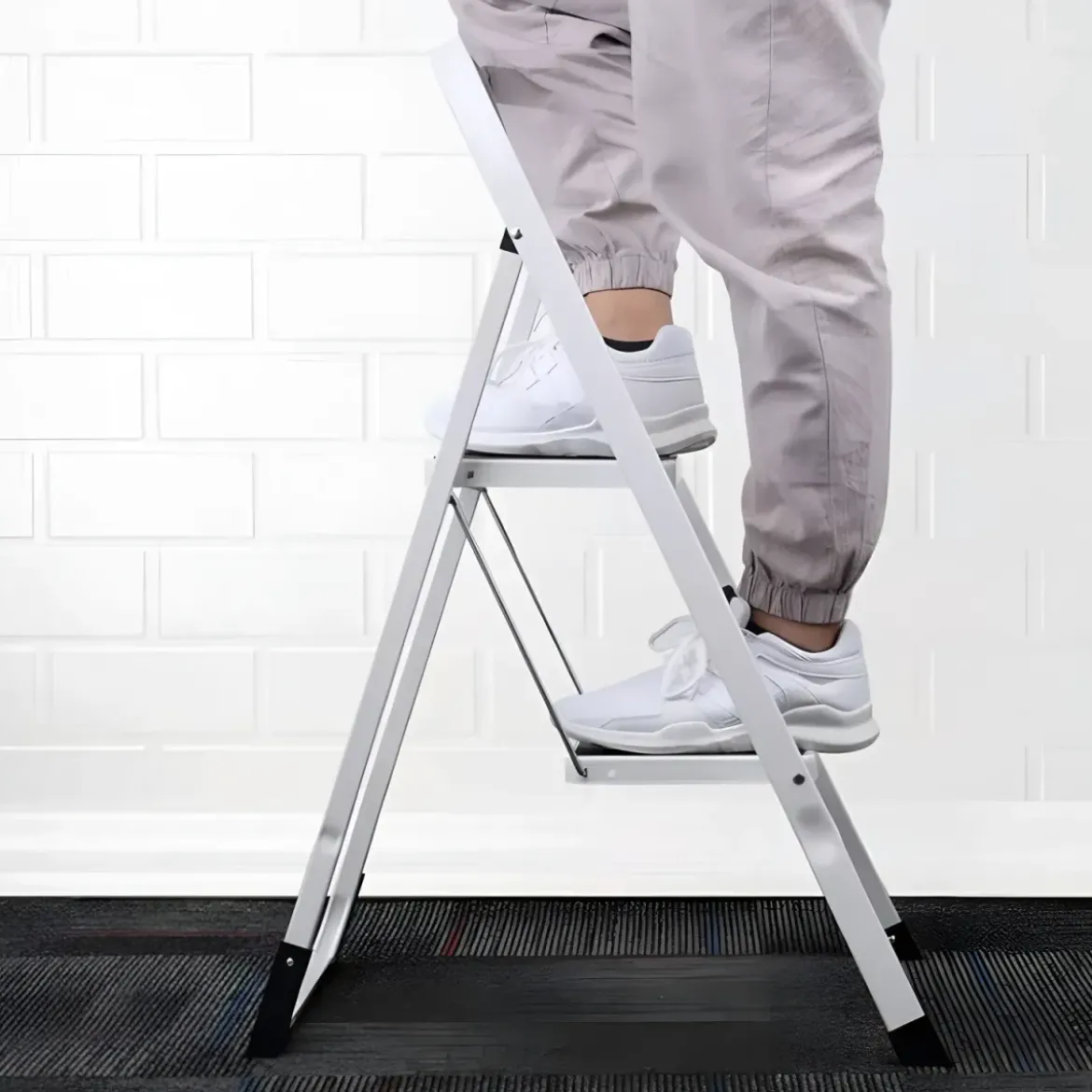 Sgabello Scaletta Pieghevole Acciaio 2 Gradini 47 cm Antiscivolo Nero