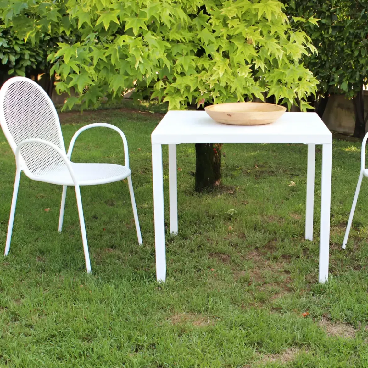 Tavolo Impilabile in Acciaio Bianco da Giardino Quadrato 80x80 cm