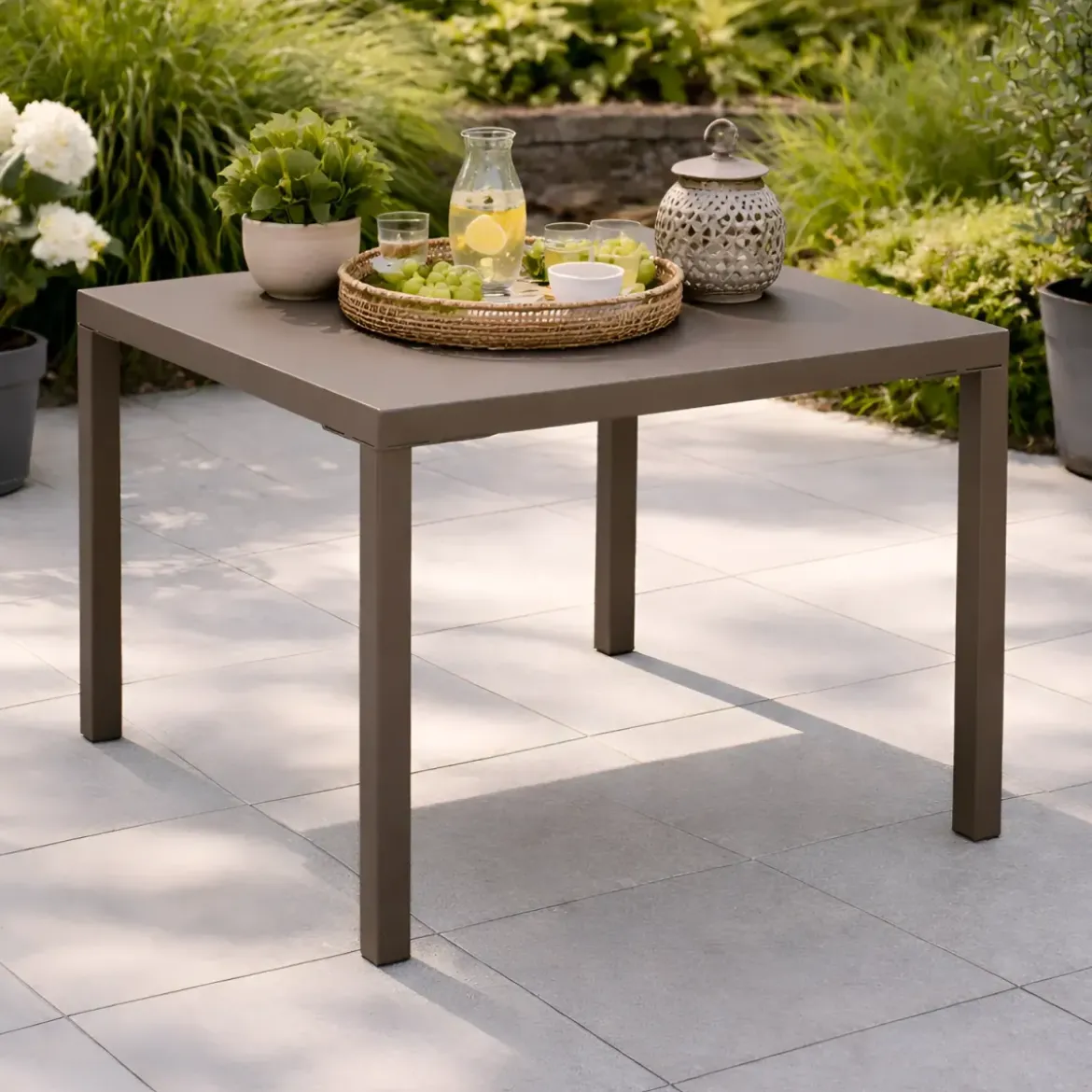 Tavolo Impilabile in Acciaio Taupe da Giardino Quadrato 80x80 cm