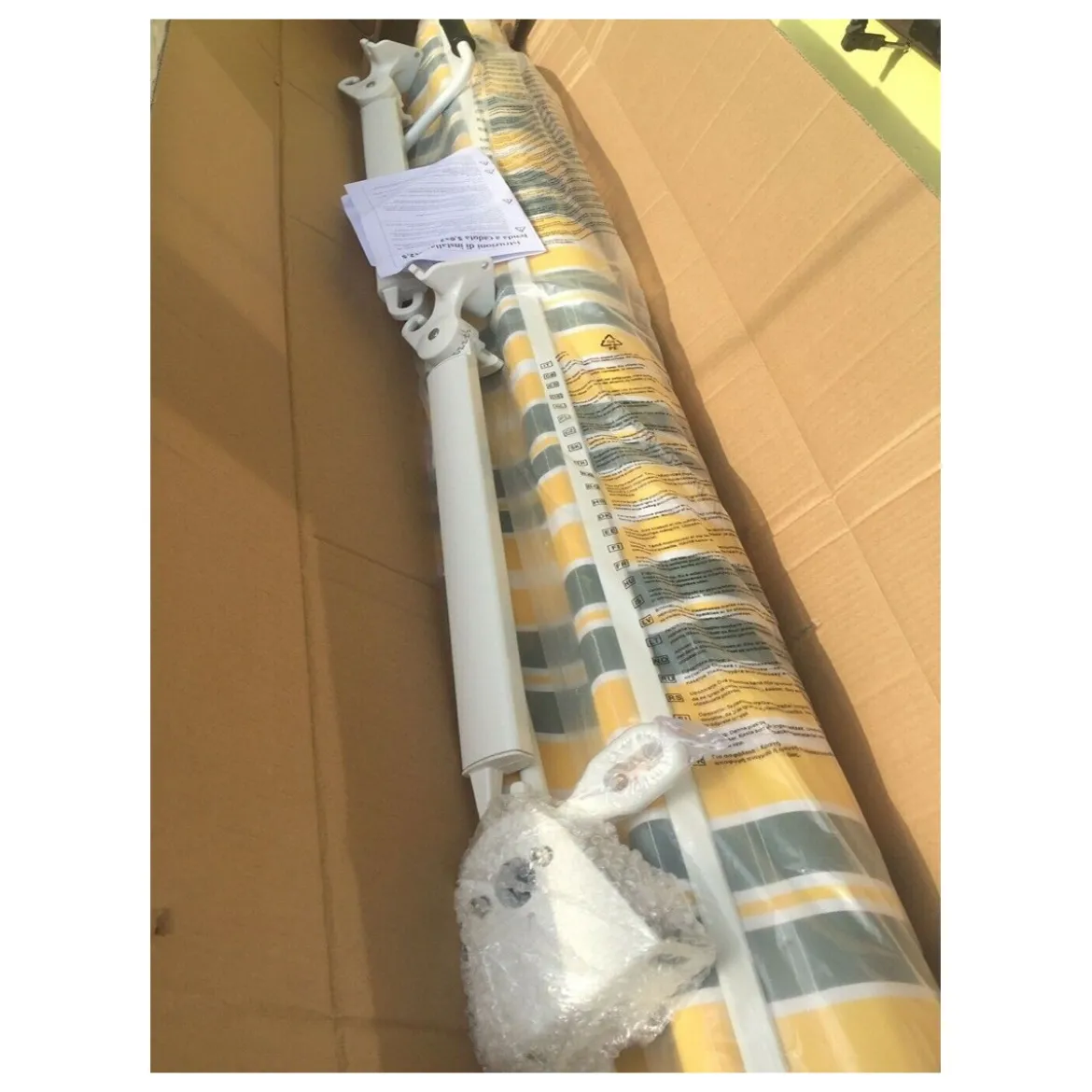 Tenda da Sole a Caduta Gialla 200x250 con Bracci Balcone Rullo Esterno Parasole