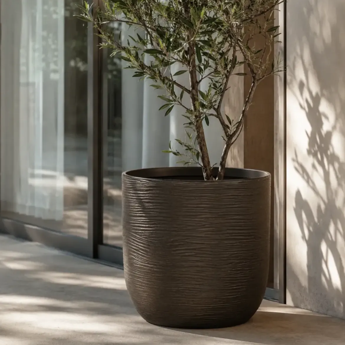 Vaso in Resina Marrone 35x34 Resistente Raggi UV Materiale Riciclabile